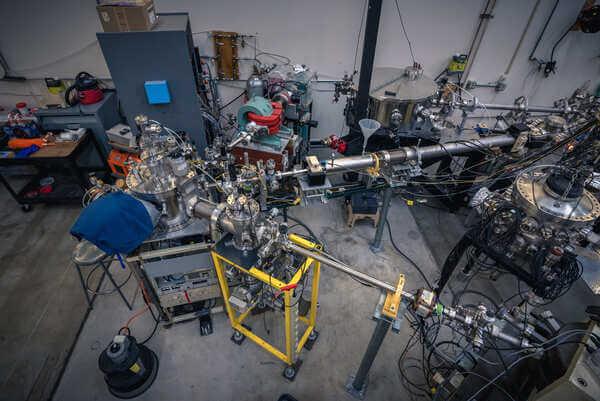 Vannes, brides & raccords en inox résistants et amagnétiques